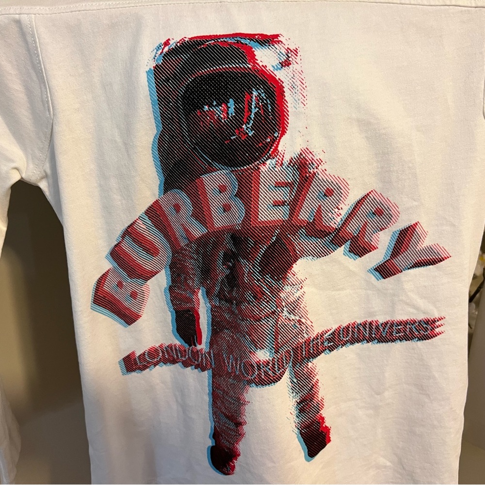 Burberry 3D astronaut kids long sleeve T-shirt Size 10 NWOT Never Worn